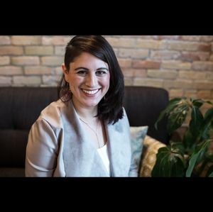 Meet your Posher, Alexia